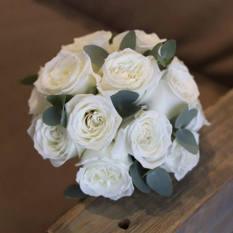 Букет невесты из роз и эвкалипта Кишинев
