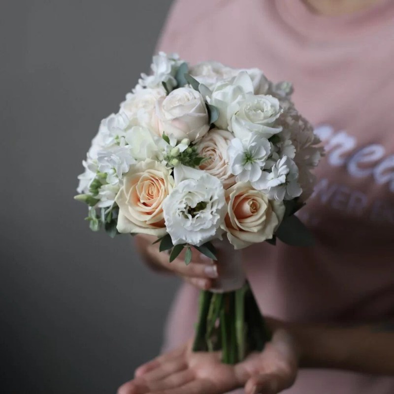 Букет невесты с розами в Кишиневе
