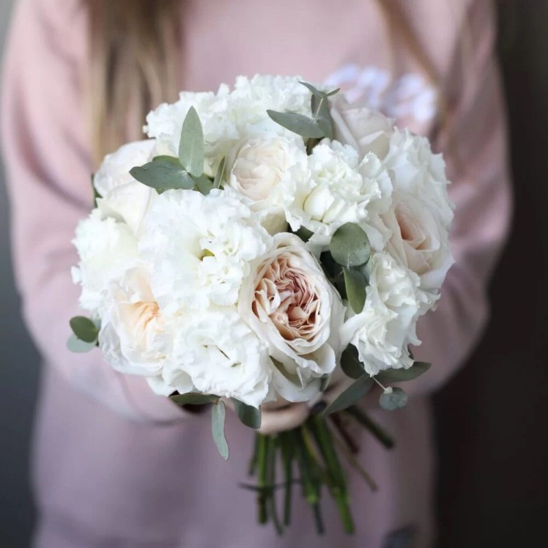 Букет невесты с пионовидными розами Кишинев